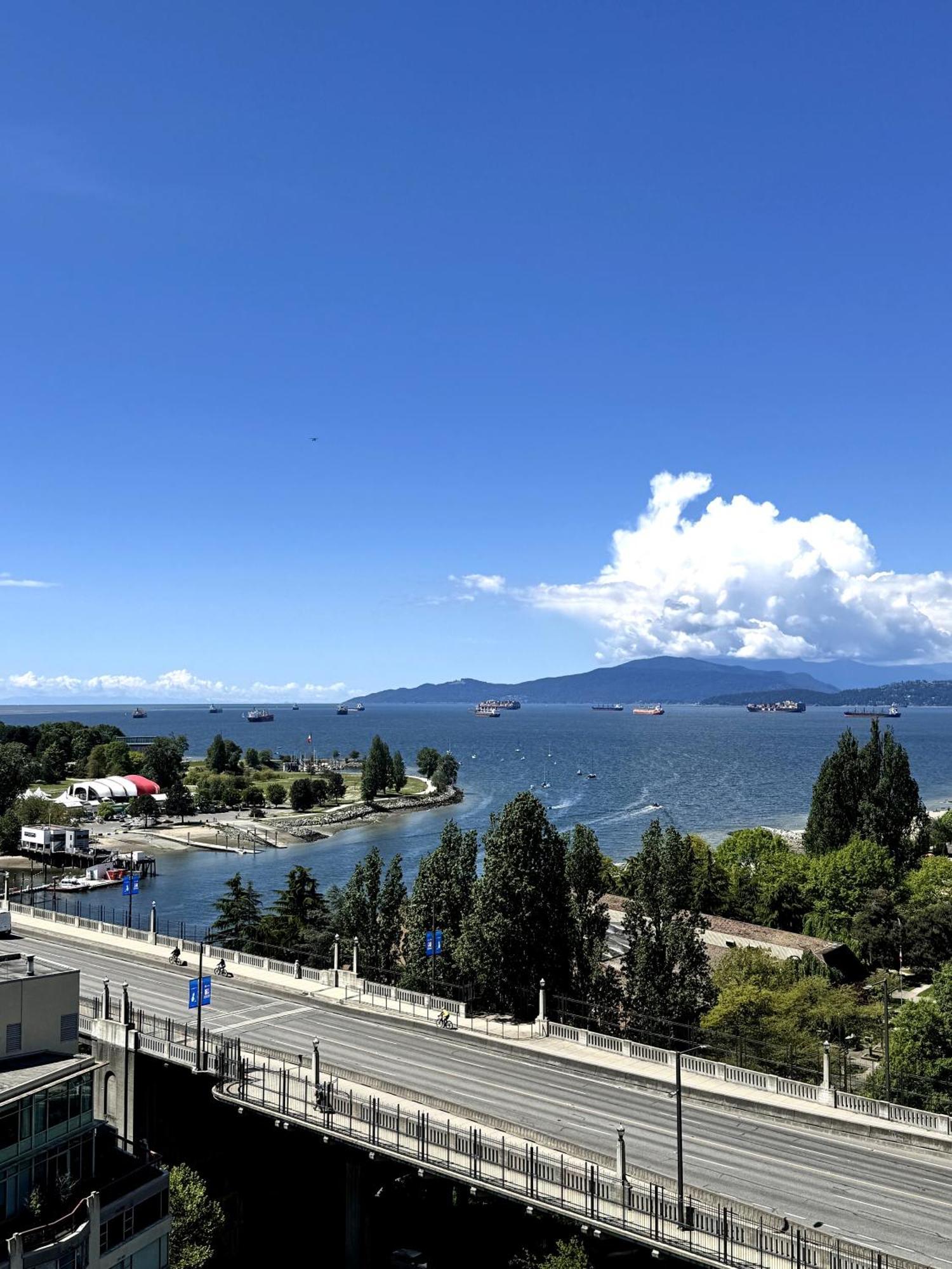 Stunning Ocean Lägenhet Vancouver Exteriör bild